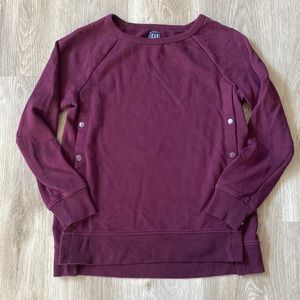 Gap women’s Maternity nursing sweatshirt